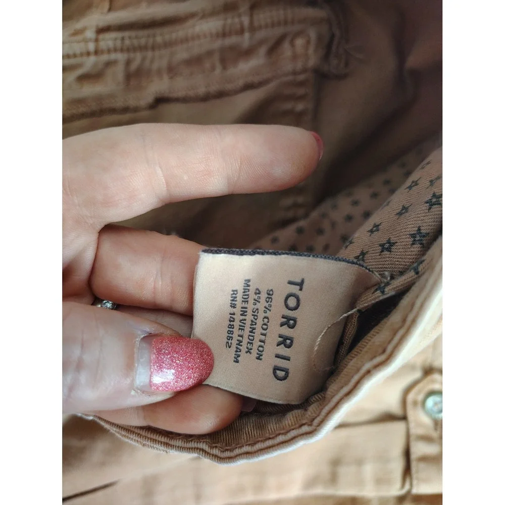 Torrid Womens Plus Size 20 Camel Tan Cargo Cuffed Shorts Stretch Cotton Utility